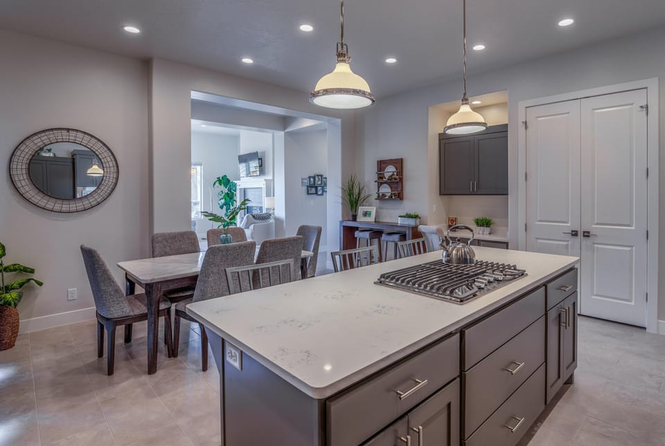 House, Multiple Beds (Quail Corner) | Dining