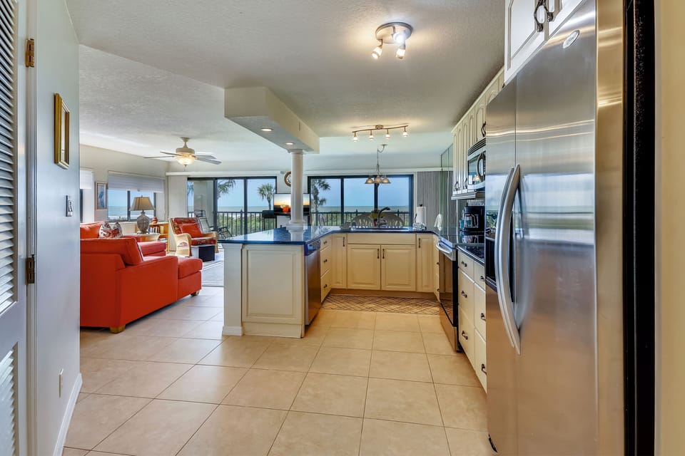 Full kitchen
