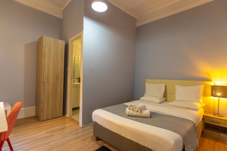 Double Bed with Private Bathroom | Desk, free WiFi, bed sheets
