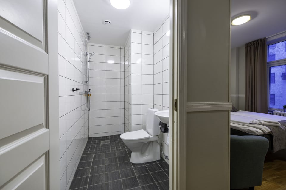 Eco-friendly toiletries, towels