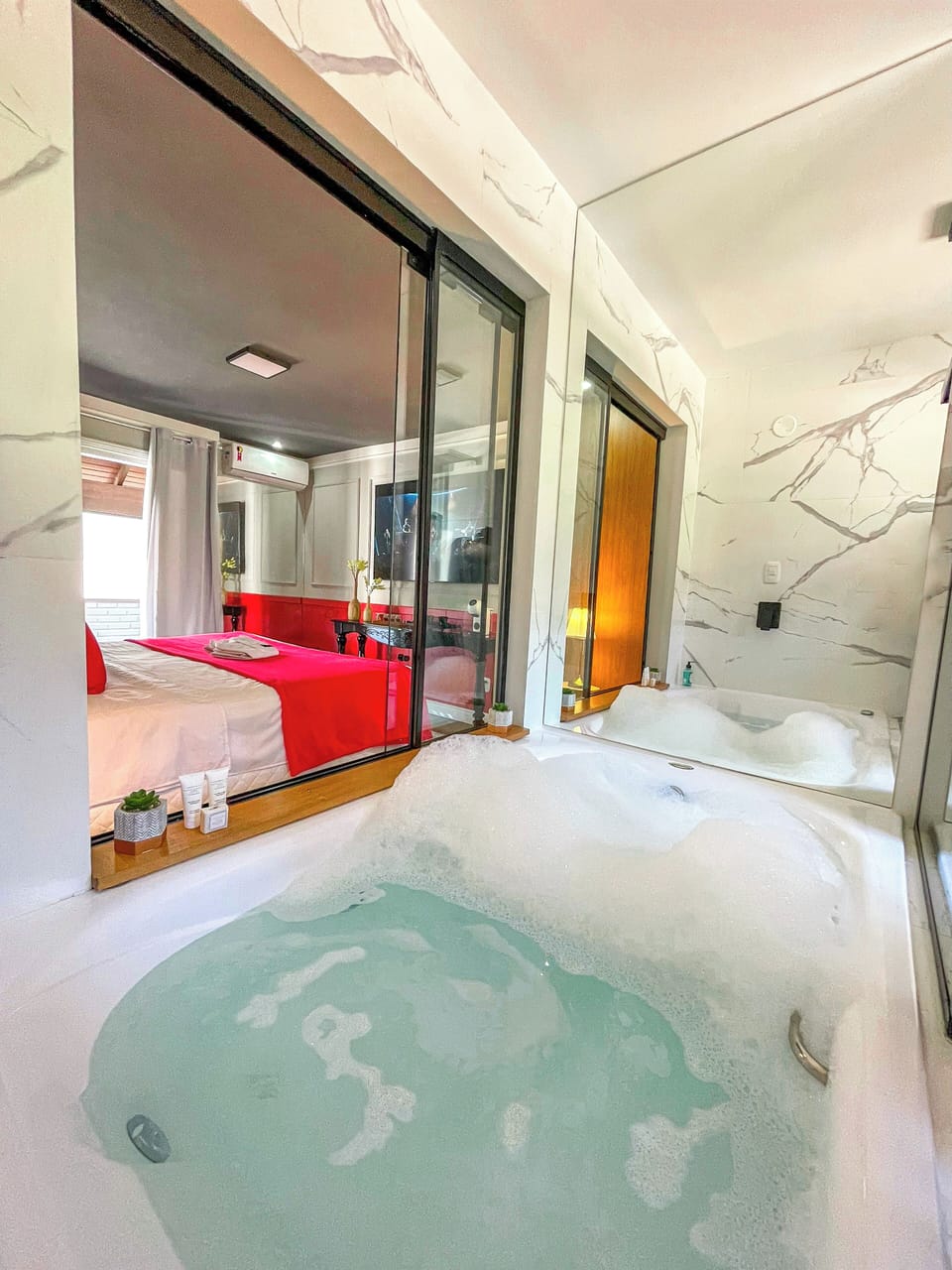 Suite Premium | Bathroom | Free toiletries, hair dryer, towels