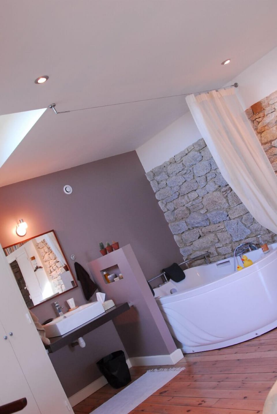 Loft (Chambre Loft) | Individually decorated, individually furnished, desk, free WiFi