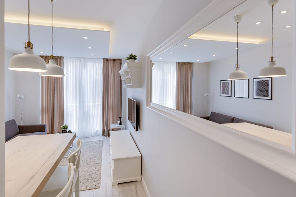 Deluxe Studio Apartment, City View	 | In-room dining