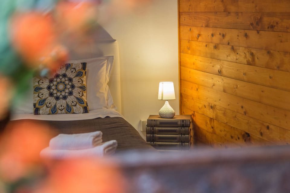 Double Room, Shared Bathroom | Desk, soundproofing, rollaway beds, free WiFi