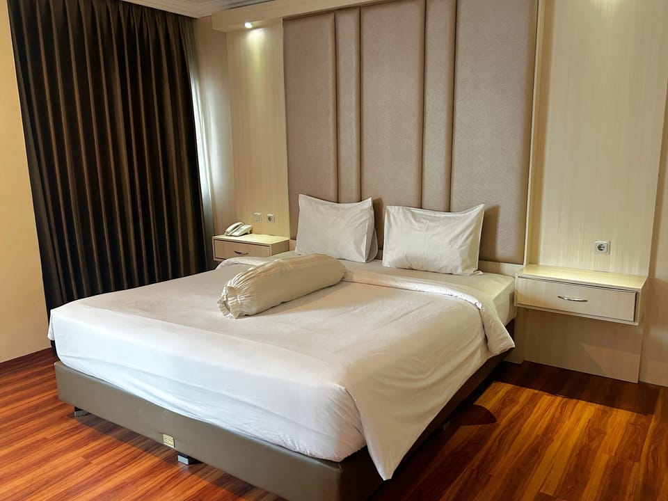 Deluxe Double Room | In-room safe, free WiFi, bed sheets
