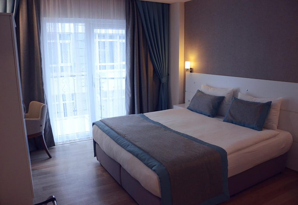 Standard Double or Twin Room, Non Smoking | In-room safe, soundproofing, iron/ironing board (on request)