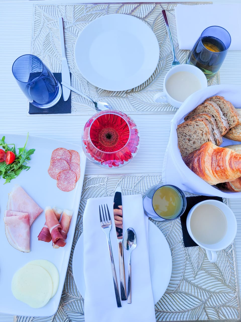 Daily buffet breakfast for a fee