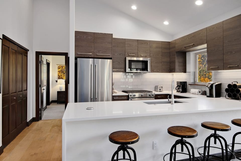 Condo, 3 Bedrooms | Private kitchen | Fridge, microwave, oven, dishwasher