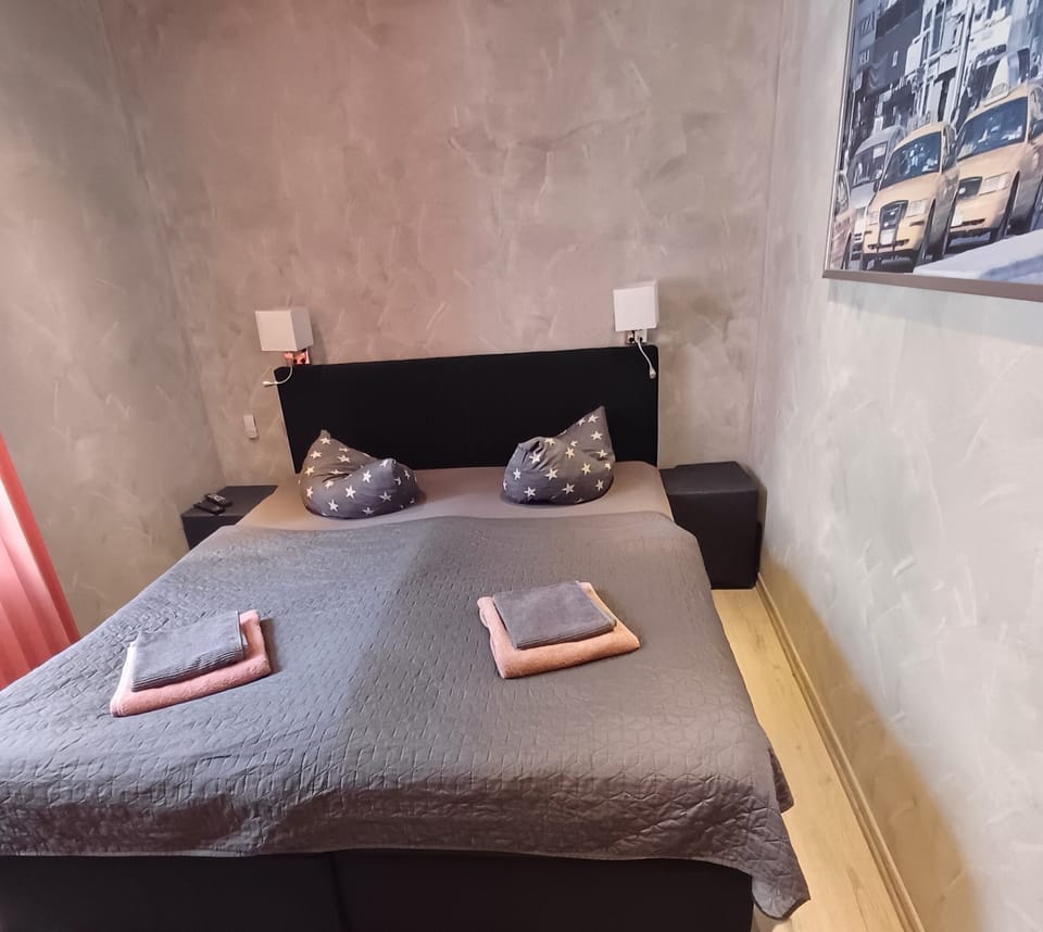 Basic Double Room | Minibar, free WiFi, bed sheets