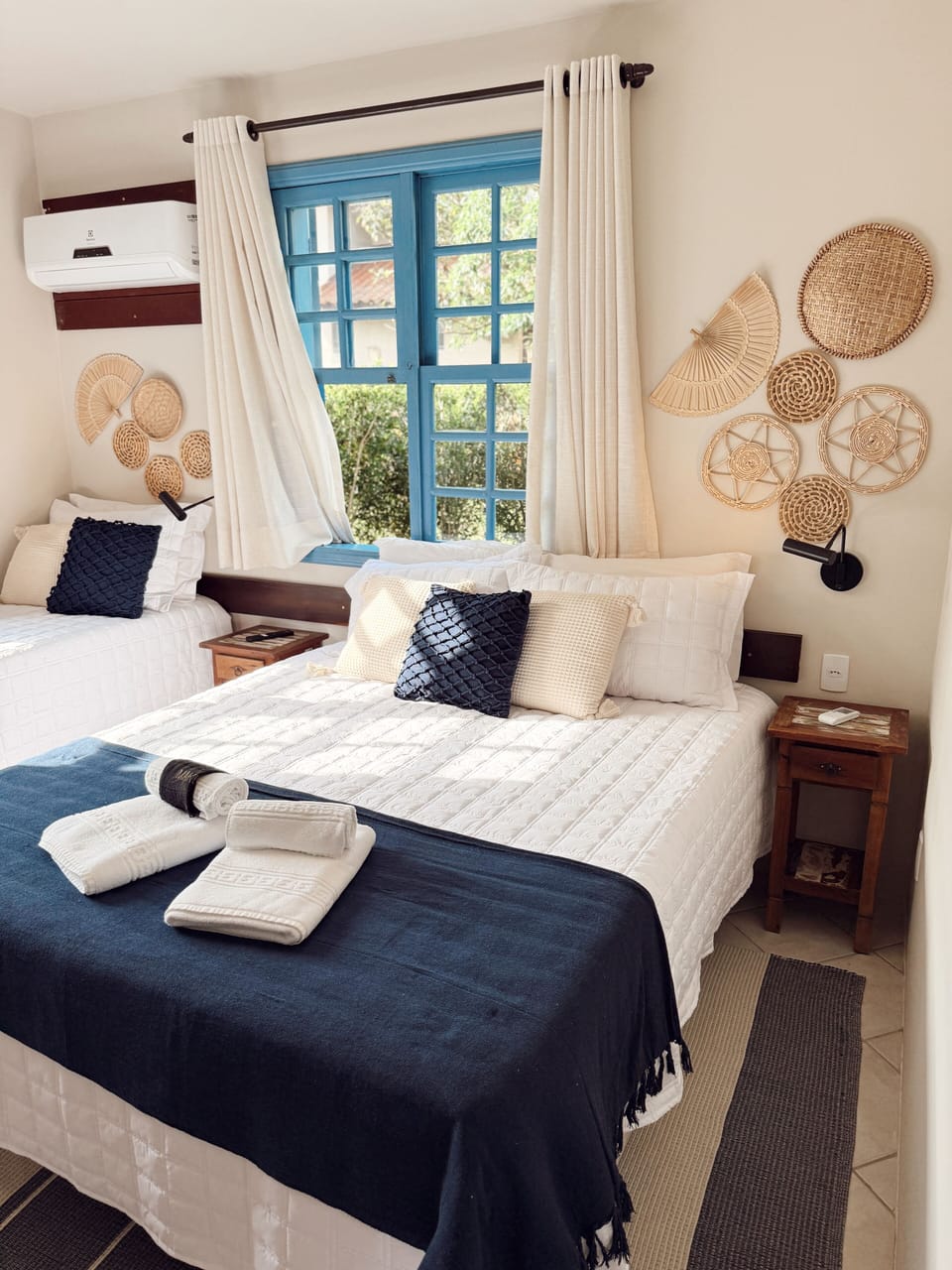 Standard Room, 1 Bedroom | Premium bedding, minibar, in-room safe, desk