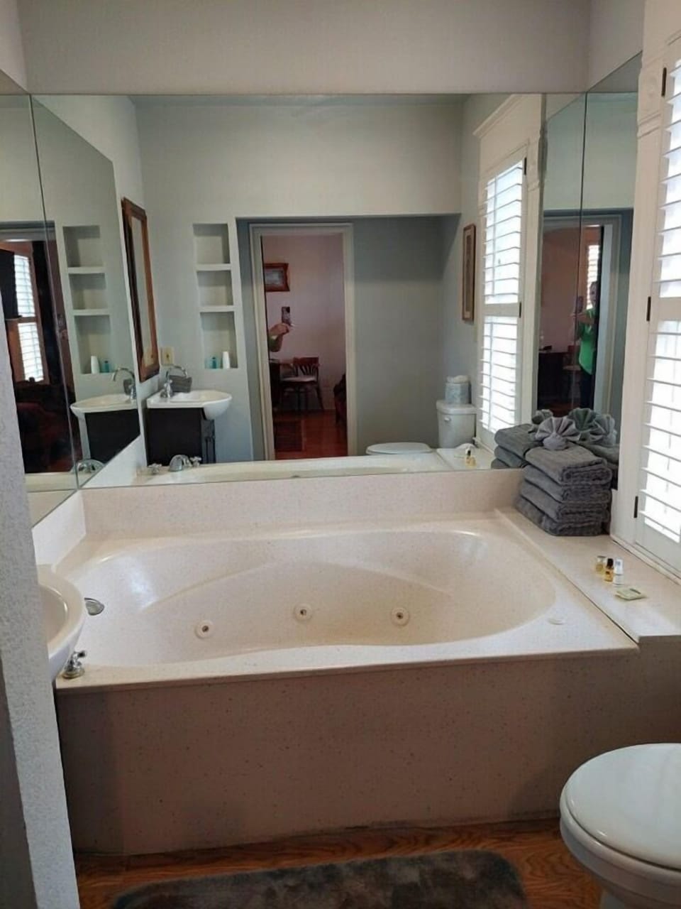 Room 9 | Bathroom | Bathrobes, towels