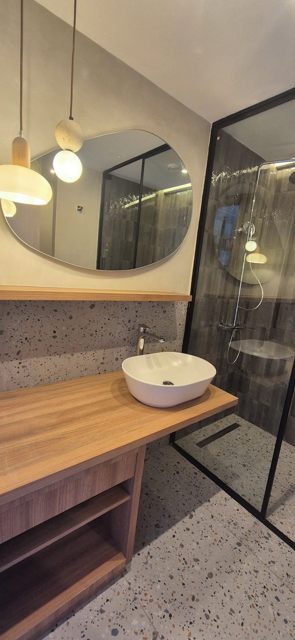 Suite | Bathroom | Free toiletries, hair dryer, towels