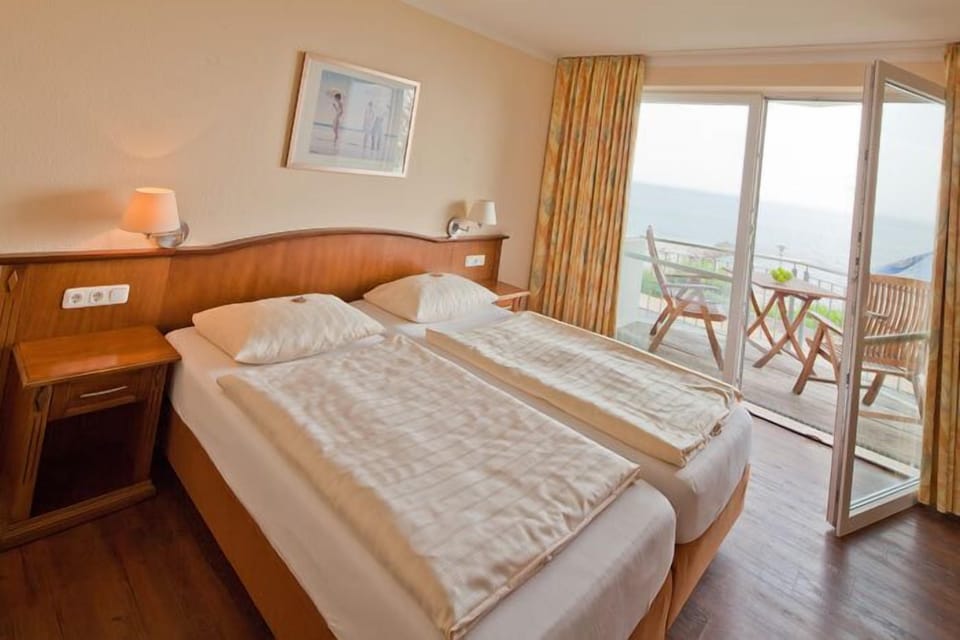 Individually furnished, desk, free WiFi, bed sheets