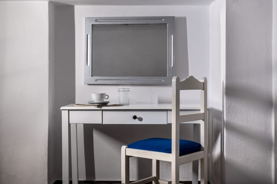 Family Maisonette | In-room safe, desk, iron/ironing board (on request), bed sheets