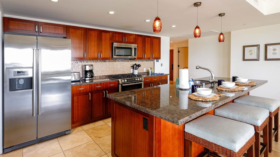 Fully stocked kitchen with stainless steel Bosch appliances