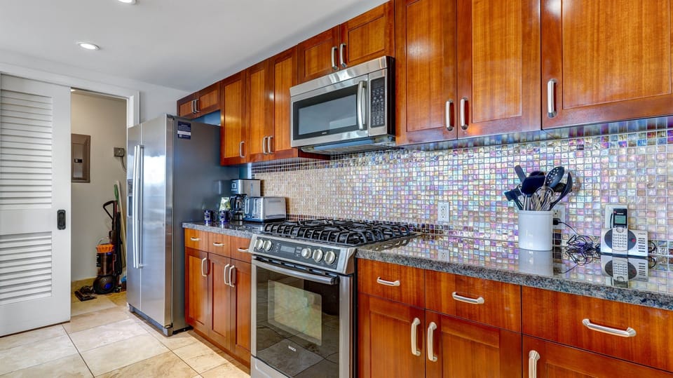 Make a delicious meal in this spacious kitchen...