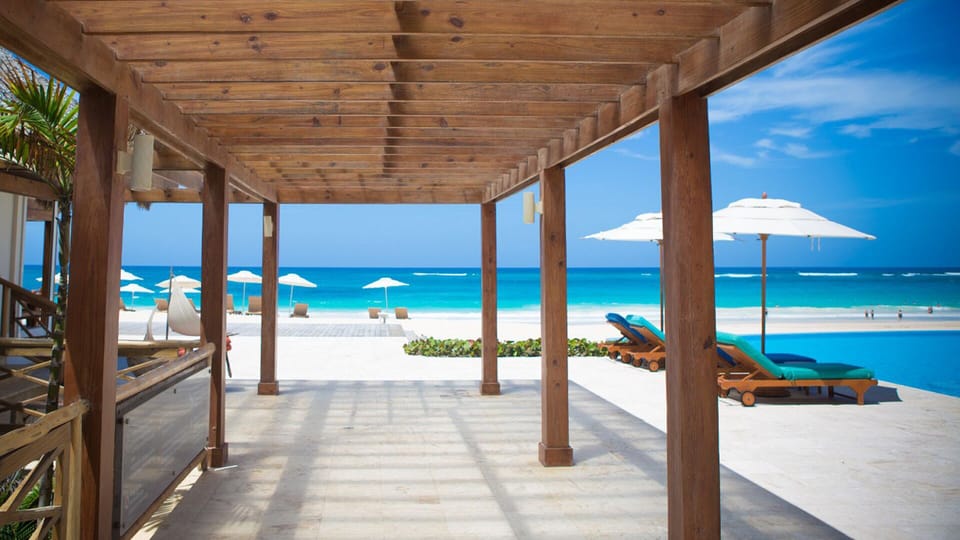 Beach Club Entrance