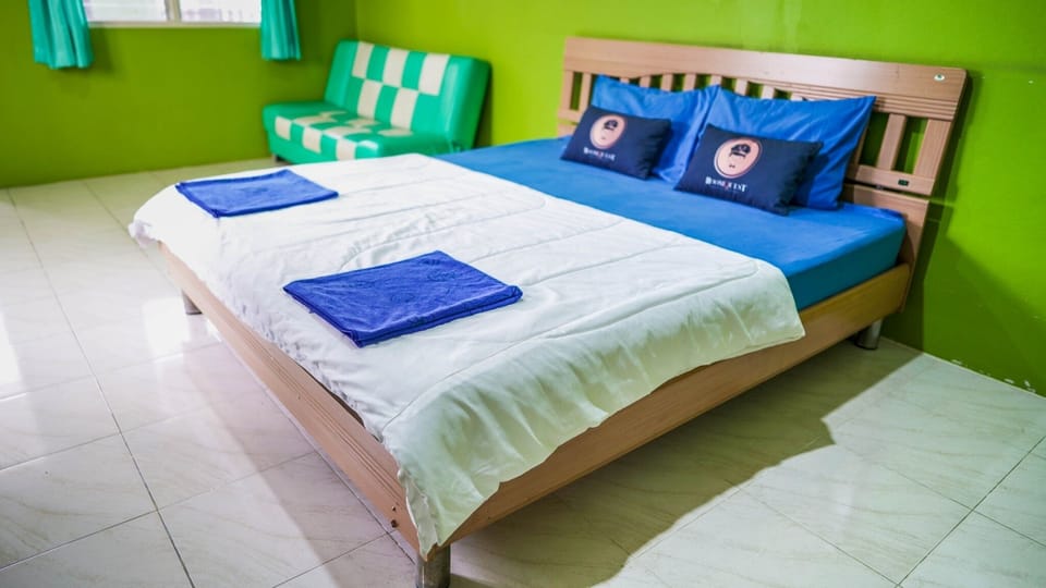 Standard Double Room, 1 Double Bed, Non Smoking | Free WiFi, bed sheets