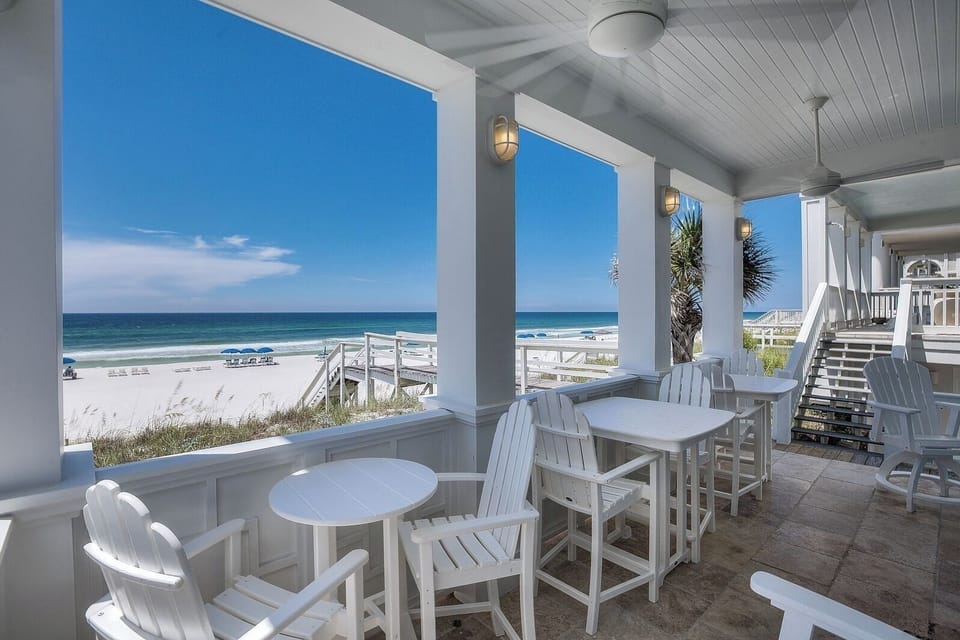 Outdoor Dining With Direct Gulf Front Views