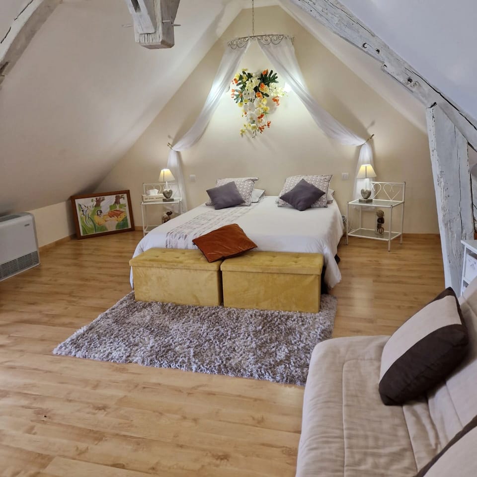 Family Room, Garden View | Free WiFi