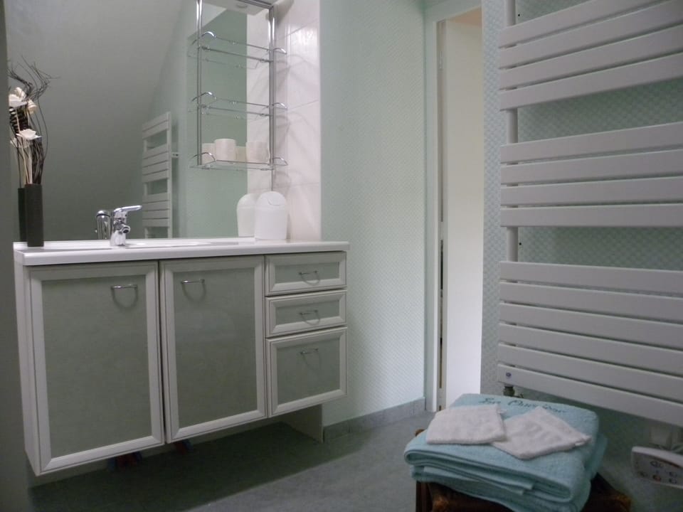 Standard Room, Balcony, Garden View | Free WiFi