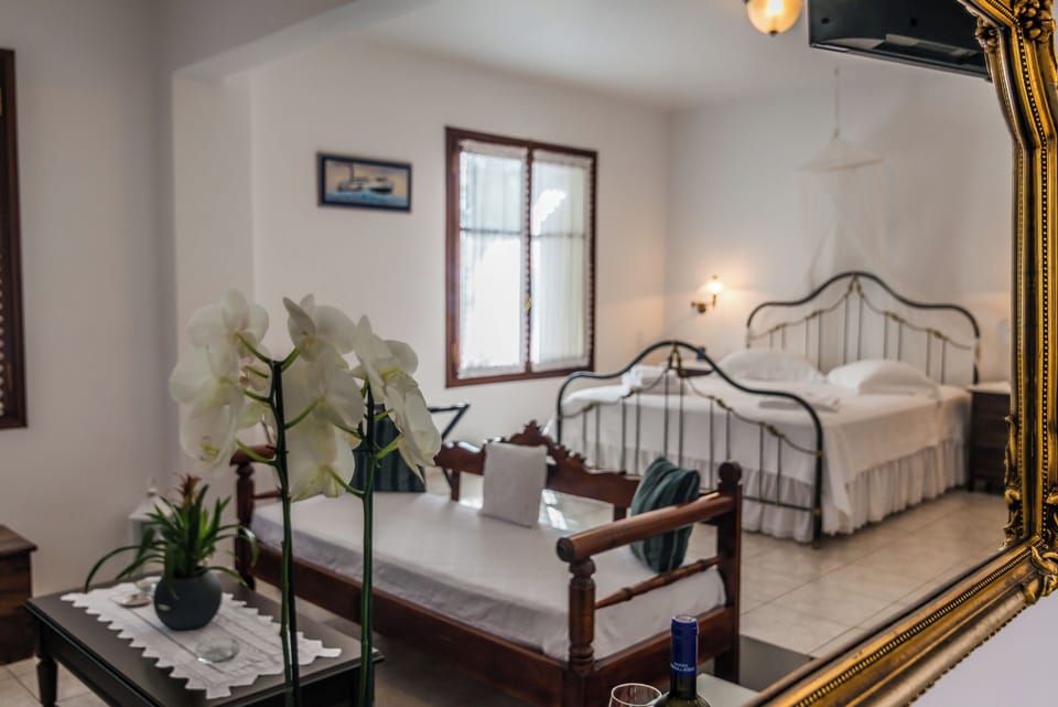 Junior Suite 2 | Premium bedding, in-room safe, desk, soundproofing