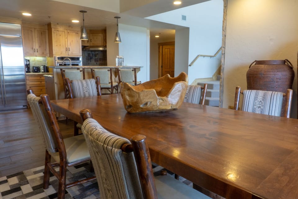 Condo, 3 Bedrooms | Dining
