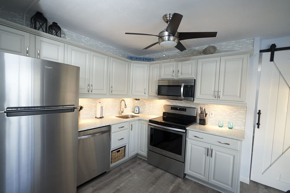 kitchen with everything you need to make meals!