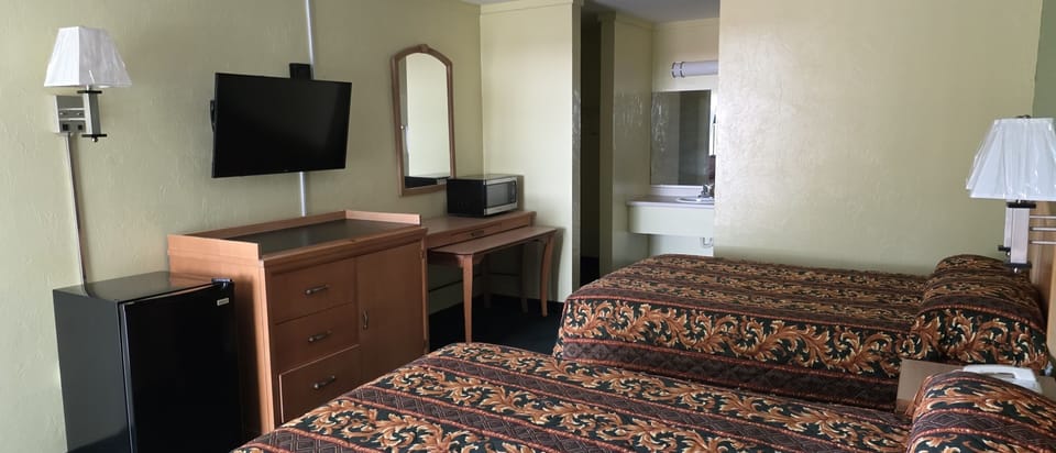 Desk, iron/ironing board, free WiFi