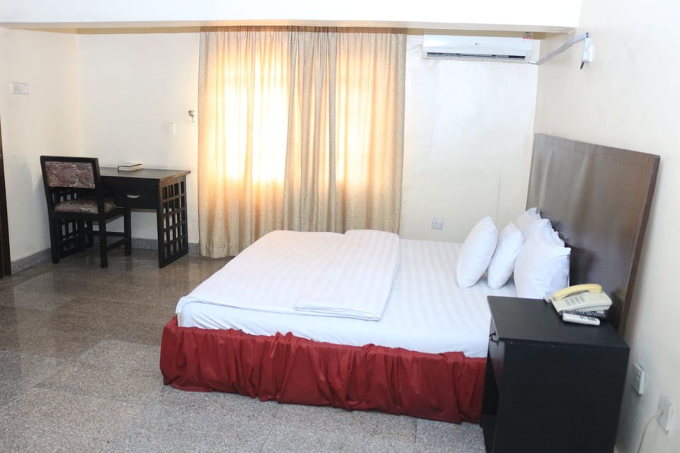 Deluxe Room, 1 Double Bed, Non Smoking | Premium bedding, free WiFi, bed sheets