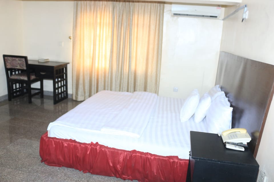 Deluxe Room, 1 Double Bed, Non Smoking | Premium bedding, free WiFi, bed sheets