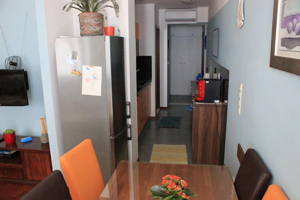 Refrigerator, coffee machine, air-conditioning - everything one needs to relax