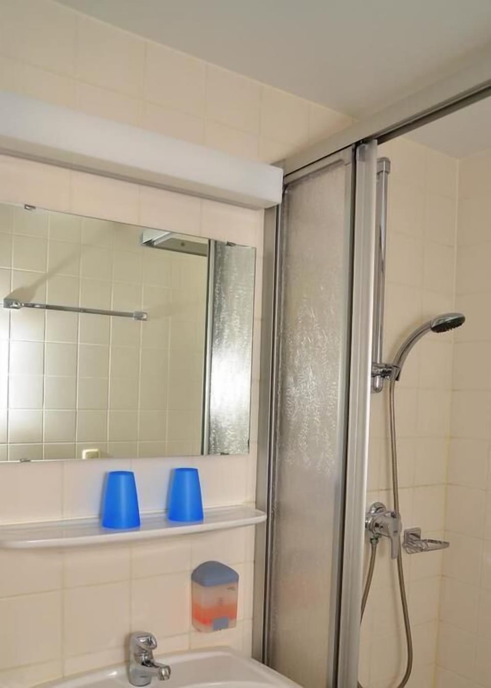 Shower, towels