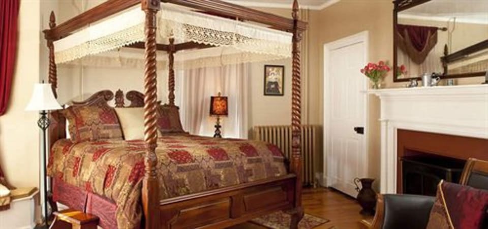 Individually decorated, iron/ironing board, free WiFi, bed sheets