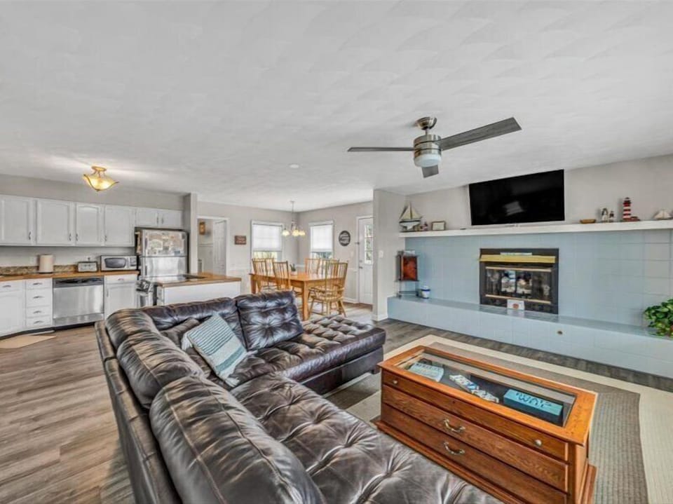 Great Room - 2025