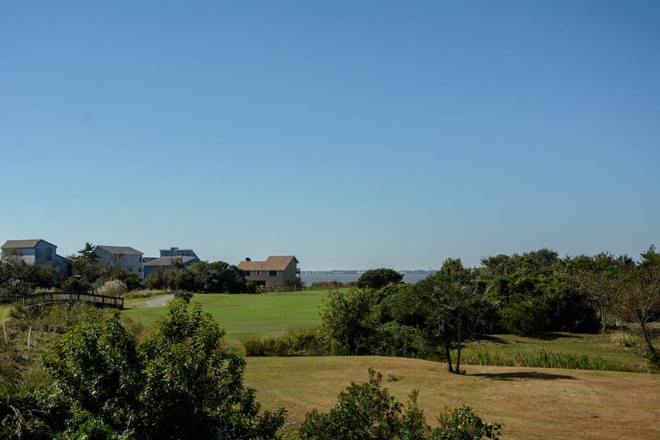 B10: Bay Meadow 10 | Mid Level Deck View