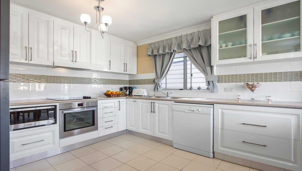 Sea Gem | Chef's Kitchen | 3km to IGA Supermarket