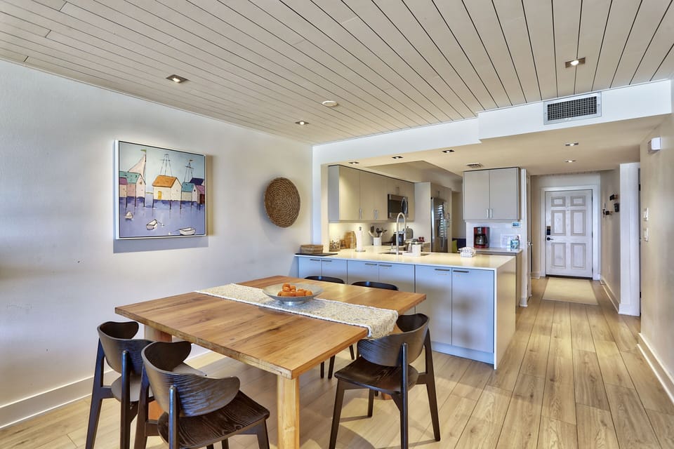 Dining/Kitchen Areaa