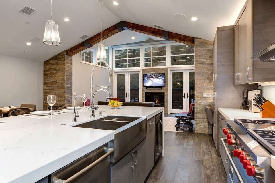 Fully Equipped Gourmet Kitchen & Dining | Abode at First Chair