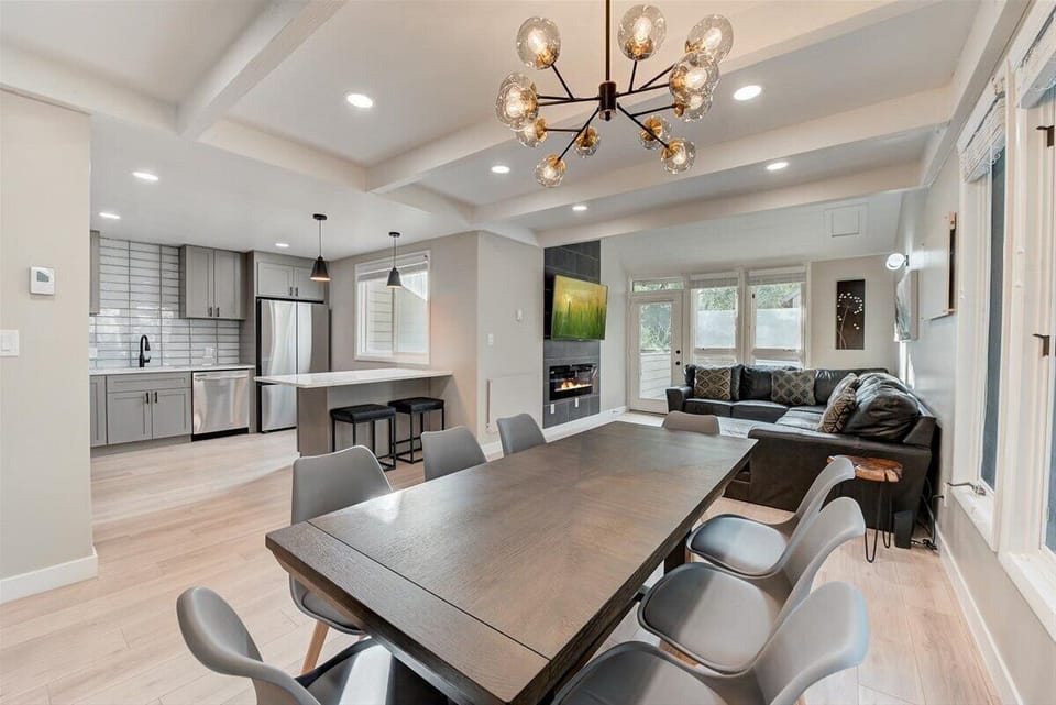 DINING ROOM TABLE