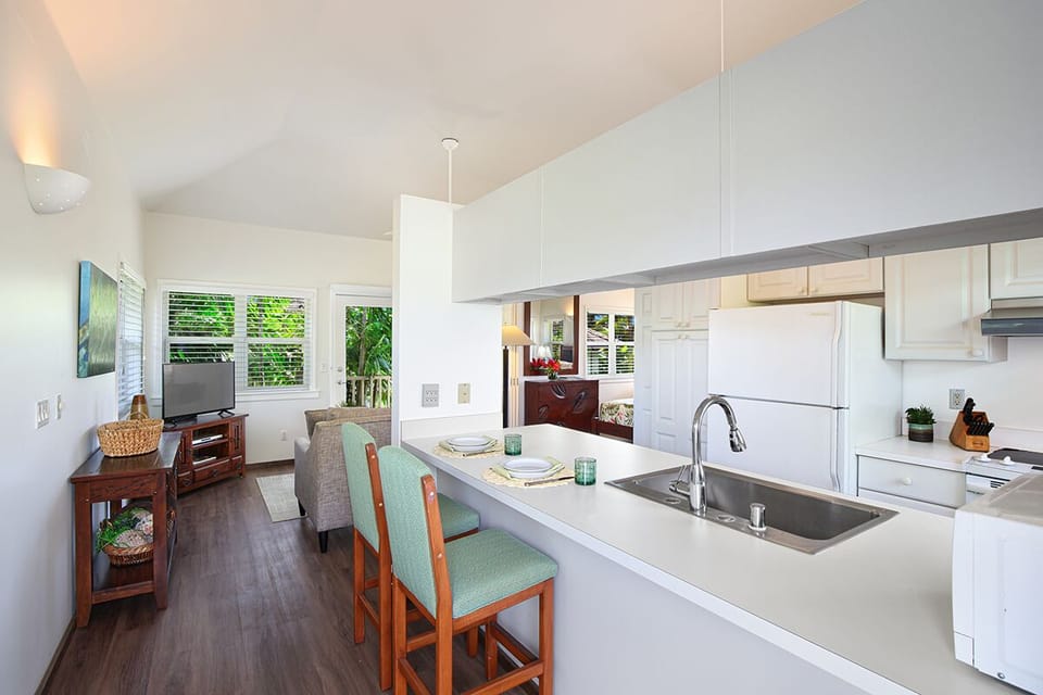 GUEST COTTAGE KITCHEN