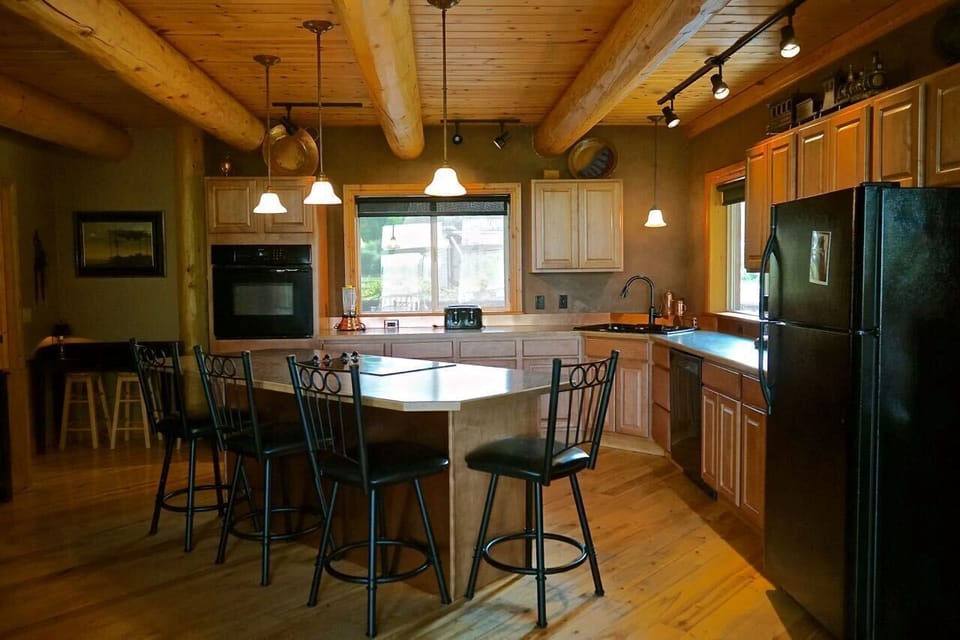 Fully Stocked Gourmet Kitchen