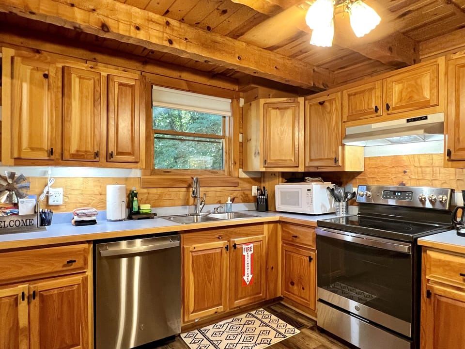 Under cabinet lighting and new faucet