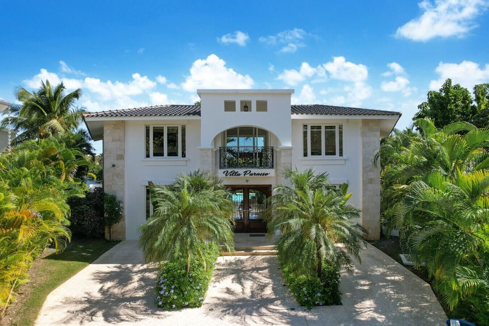 Villa Paraiso: Front view of the property