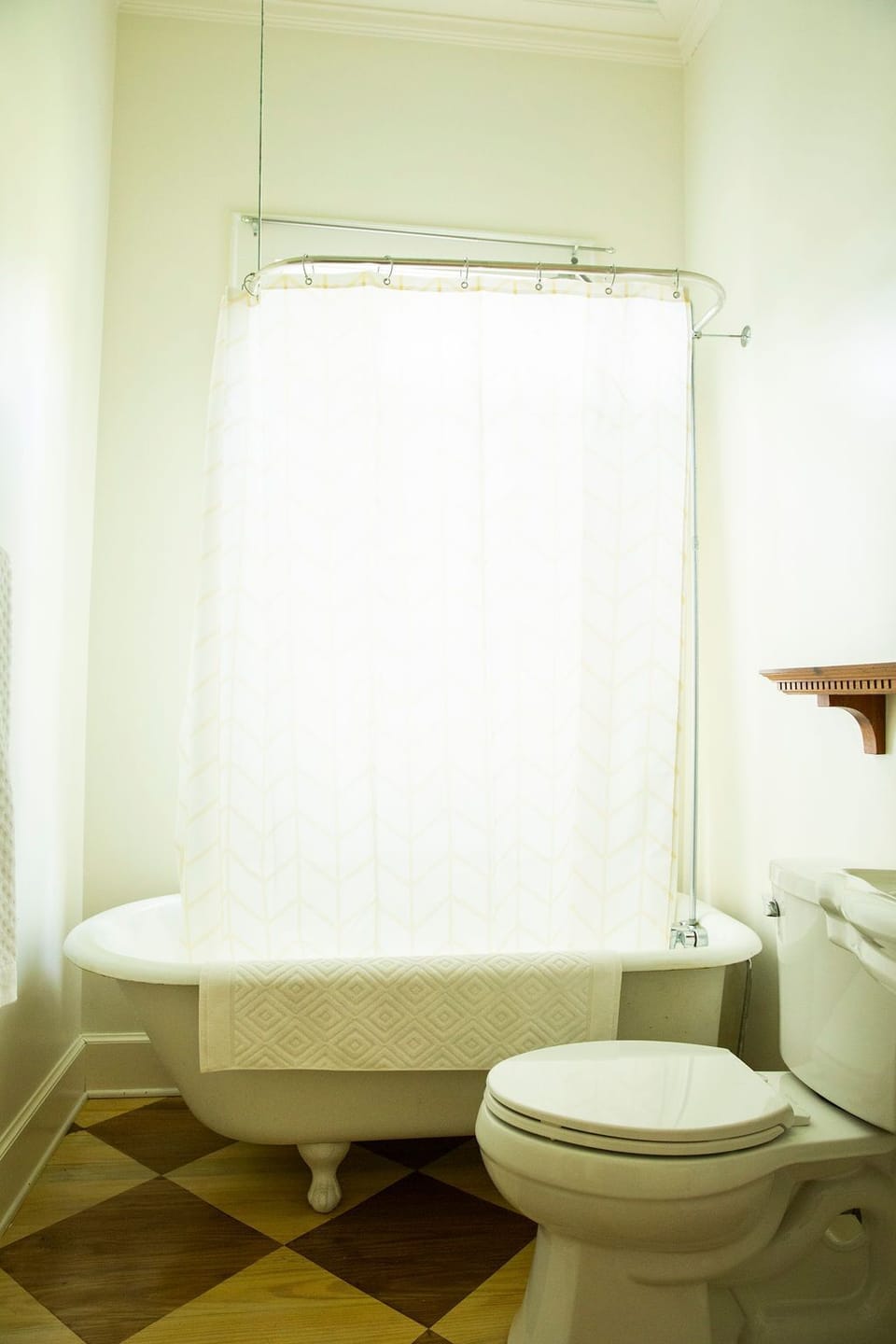 Old fashion clawfoot bathtub.