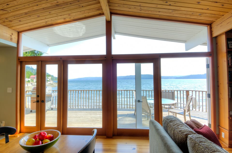 Beautiful views of the canal!  Two sets of french doors open up to the deck.