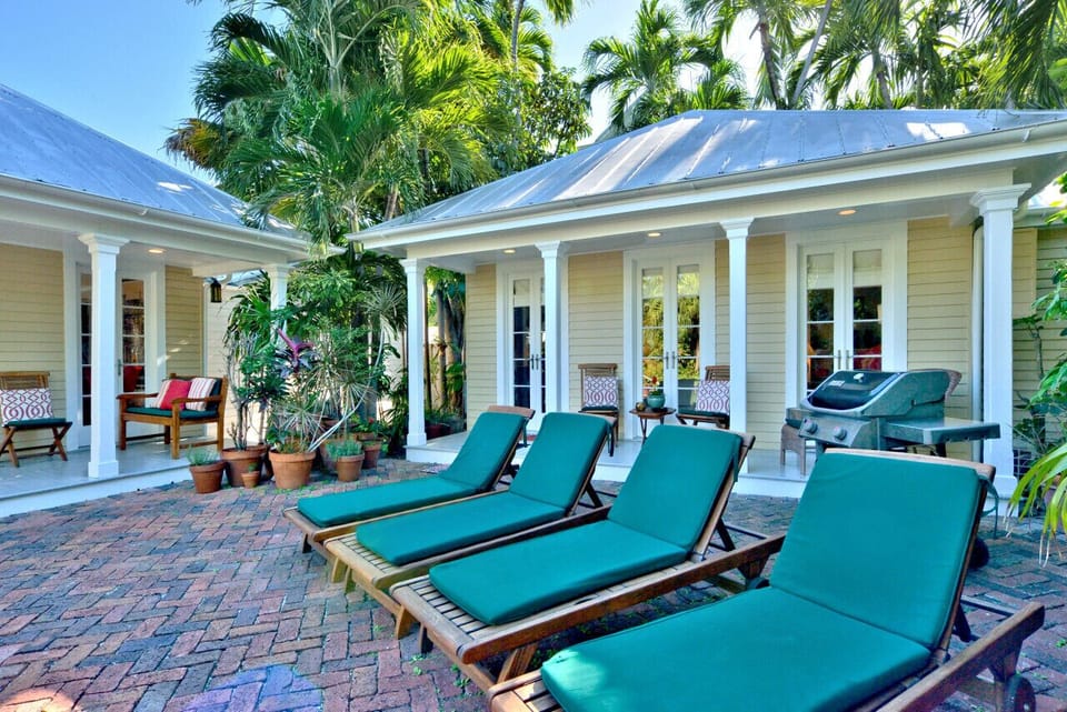 poolside lounge