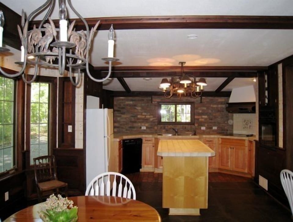 Gourmet country kitchen