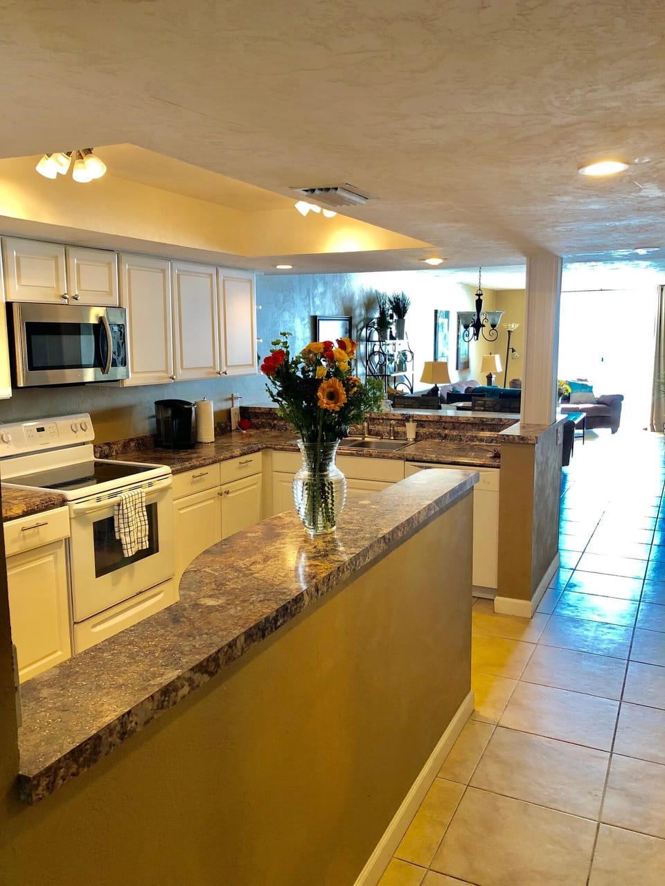 Bright, updated kitchen 