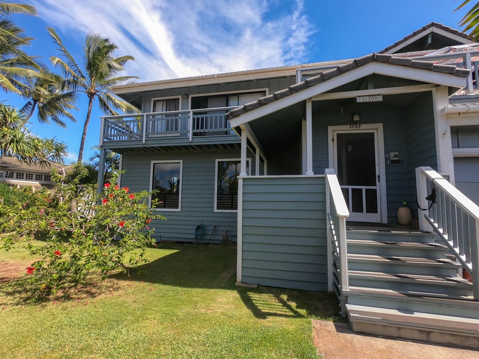 The front of the house in Lanai Villas
